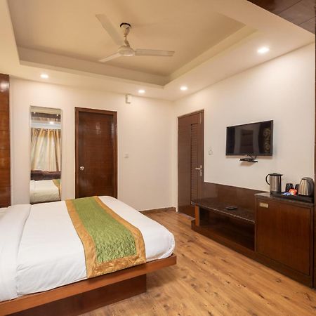 Hotel 30 Degree North Мусори Екстериор снимка