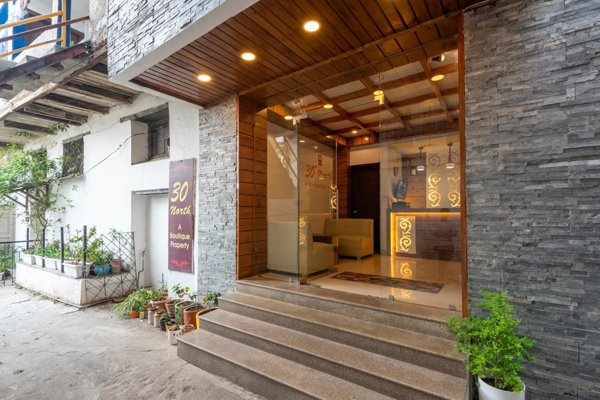 Hotel 30 Degree North Мусори Екстериор снимка